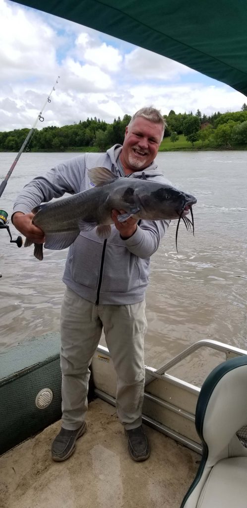 red river catfish guide